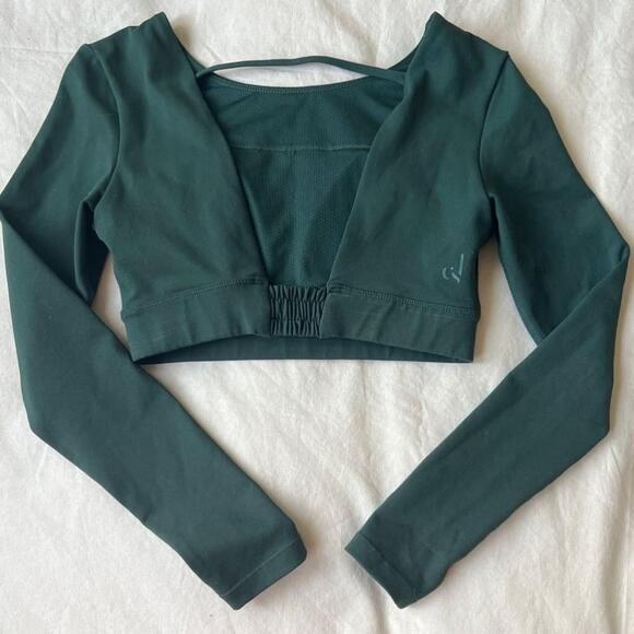 CROP SHOP BOUTIQUE (CSB): Long Sleeve Crop Top (Open back) - Picture 5 of 8